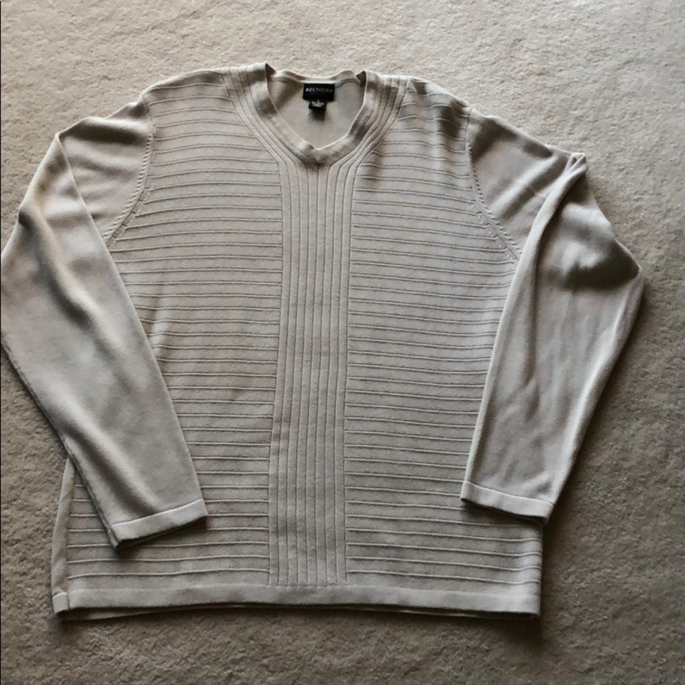Men’s Vneck Reunion acrylic/cotton sweater size S